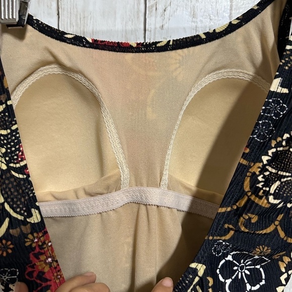 Speedo Floral One-piece Swimsuit Size 14 - Picture 5 of 6